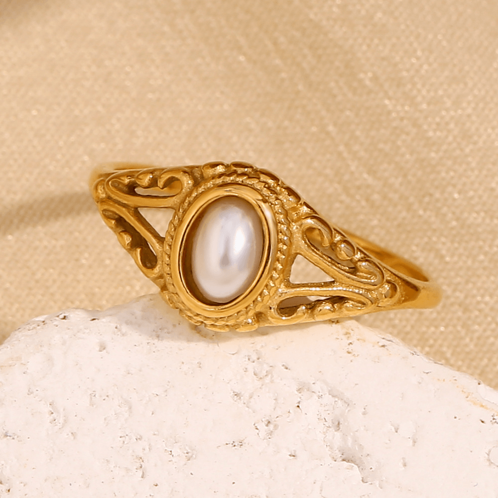 Vintage Filigree Mother of Pearl Oval Ring