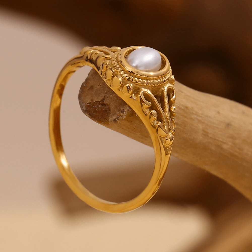 Vintage Filigree Mother of Pearl Oval Ring