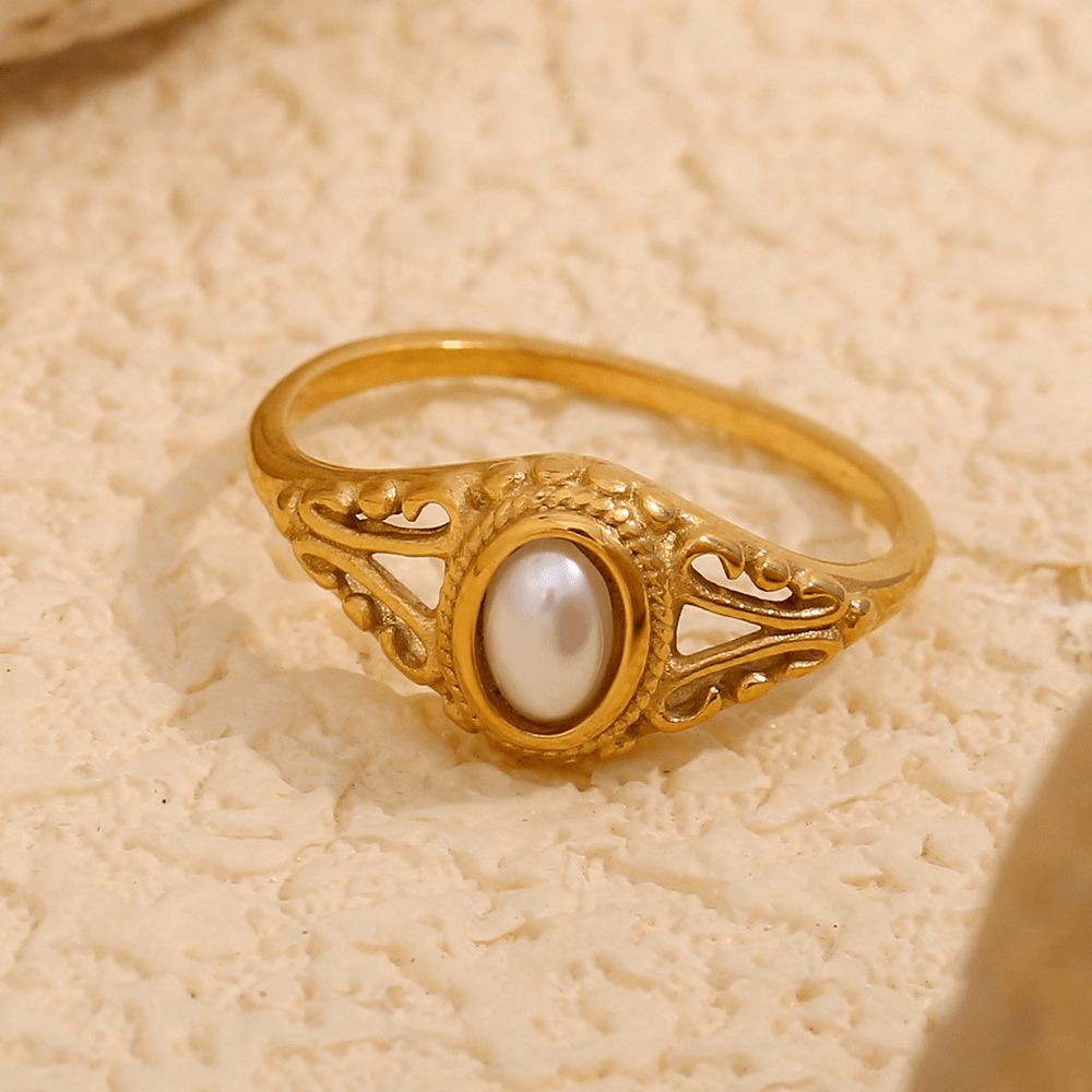 Vintage Filigree Mother of Pearl Oval Ring