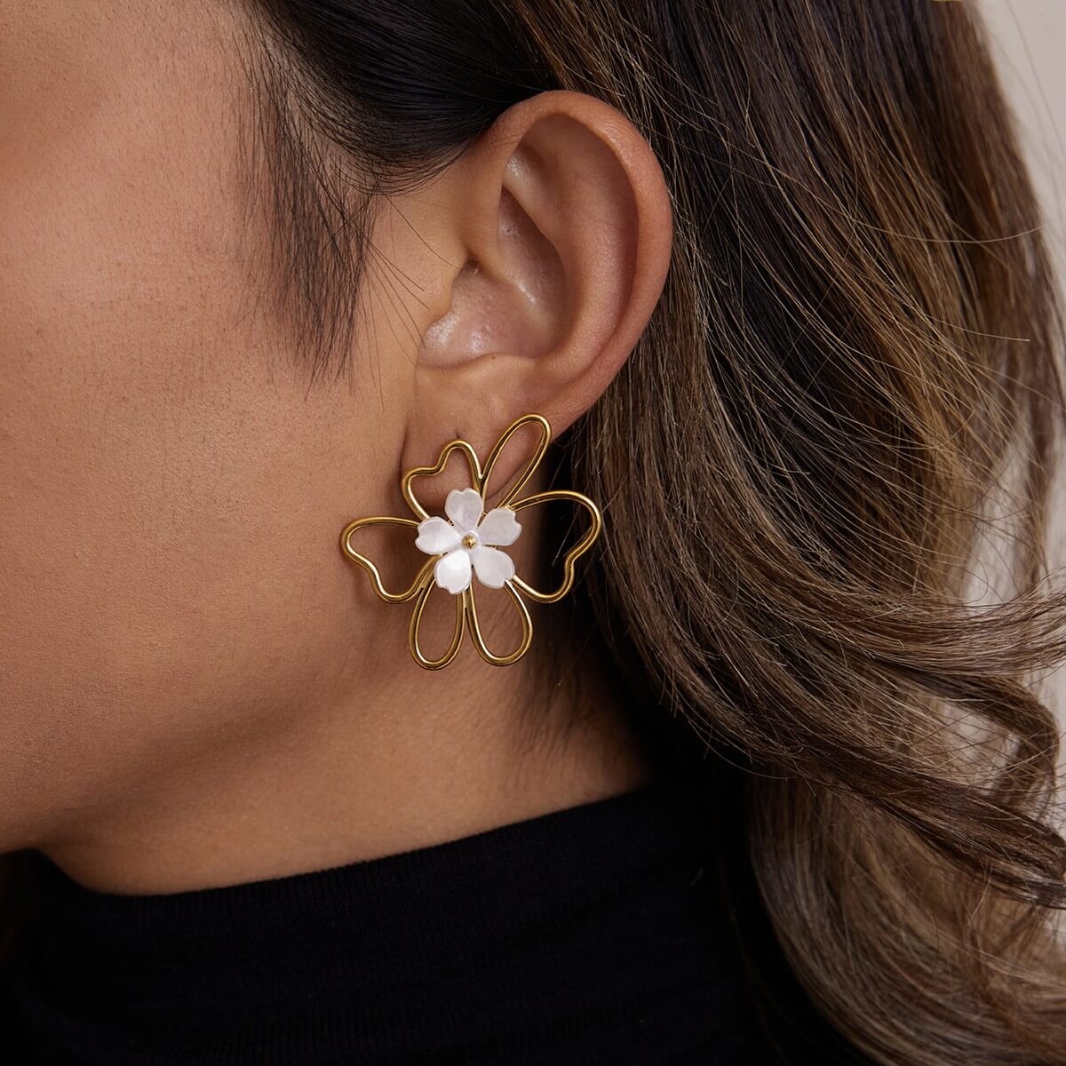 Vintage Floral Pearl Earrings