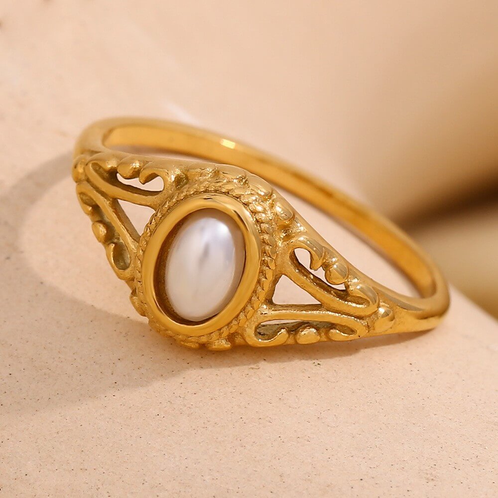 Vintage Filigree Mother of Pearl Oval Ring