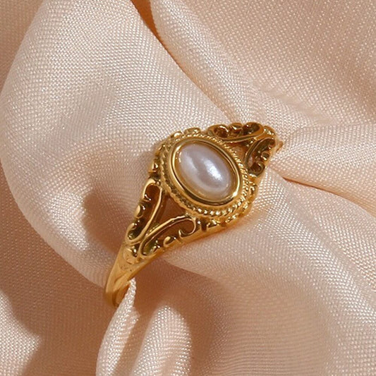 Vintage Filigree Mother of Pearl Oval Ring