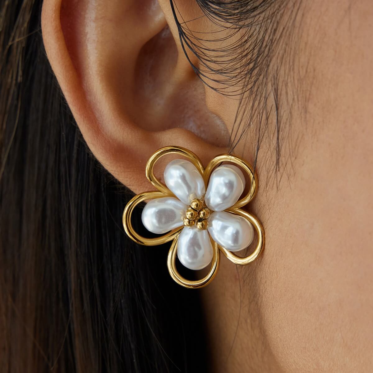 Vintage Floral Pearl Earrings