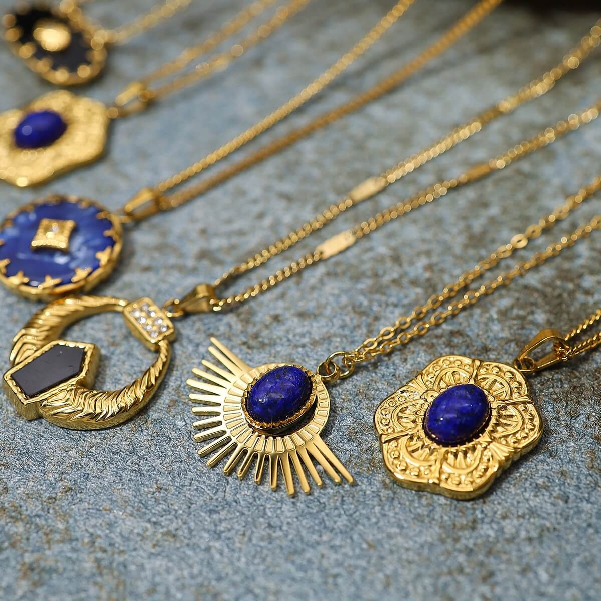 Vintage Natural Stone Medallion Pendant Necklace