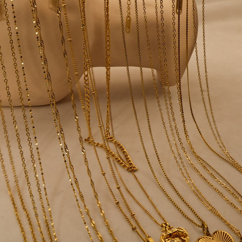 Vintage Gold Heart Pendant Necklace