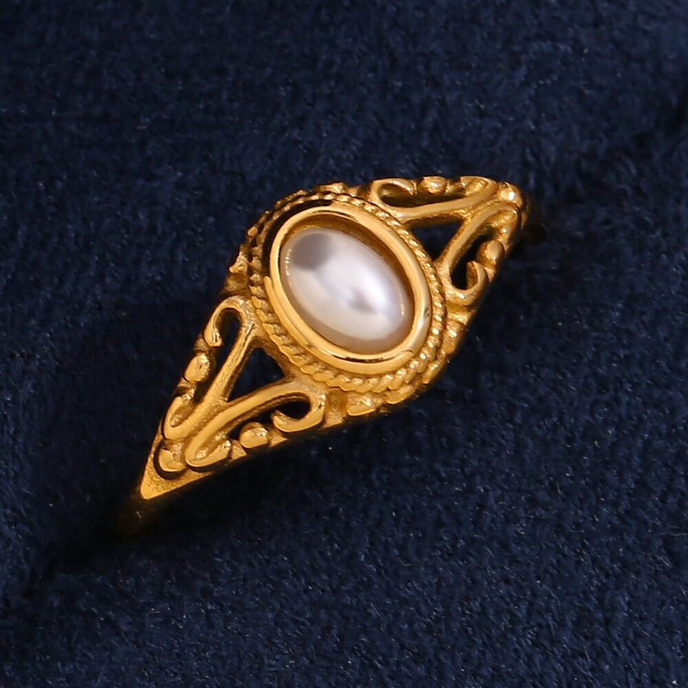 Vintage Filigree Mother of Pearl Oval Ring