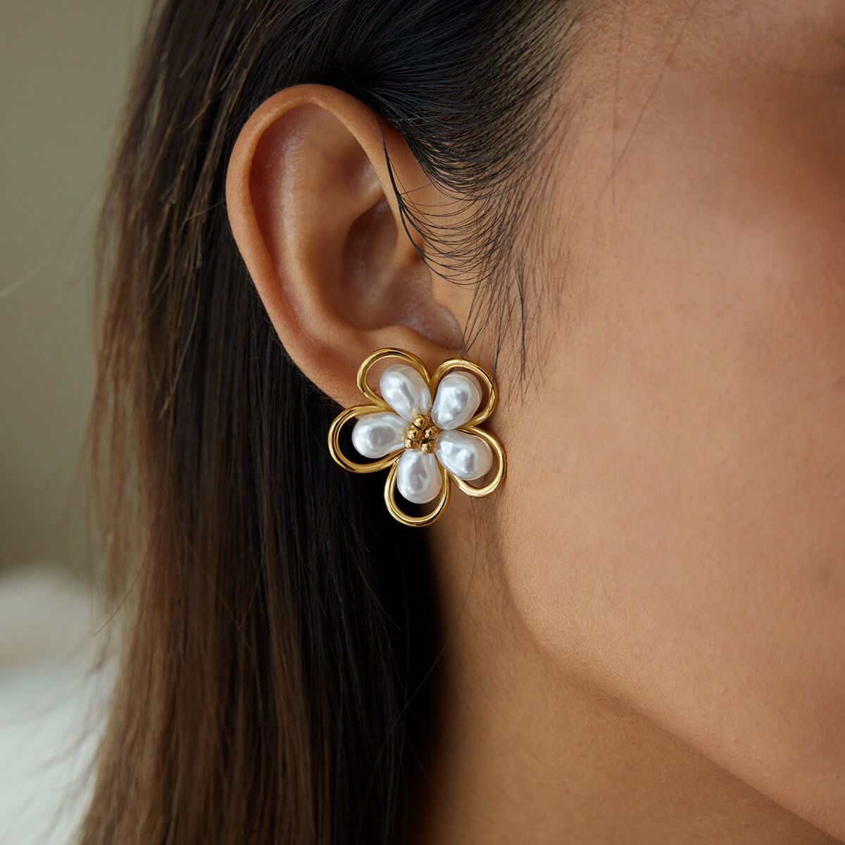 Vintage Floral Pearl Earrings