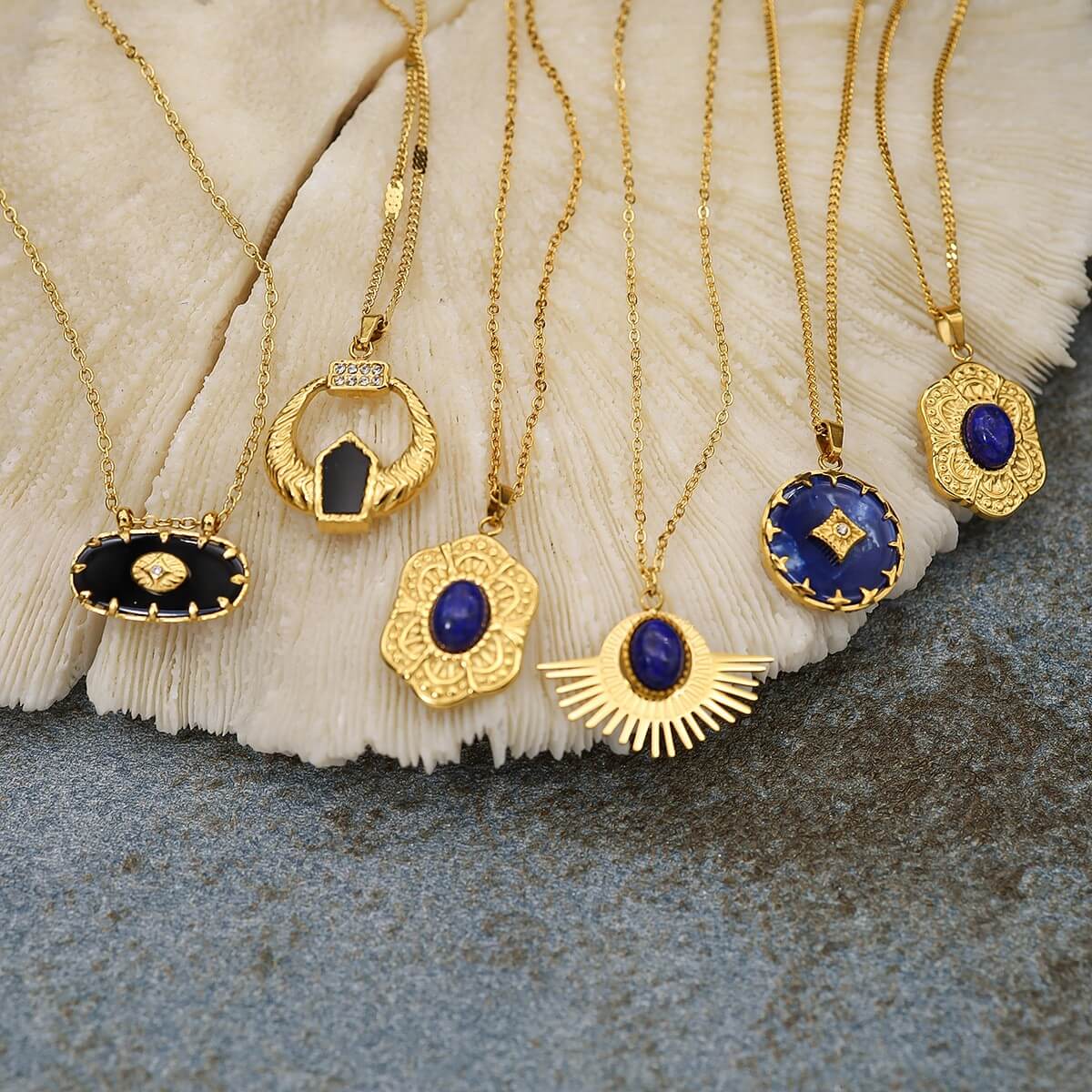 Vintage Natural Stone Medallion Pendant Necklace